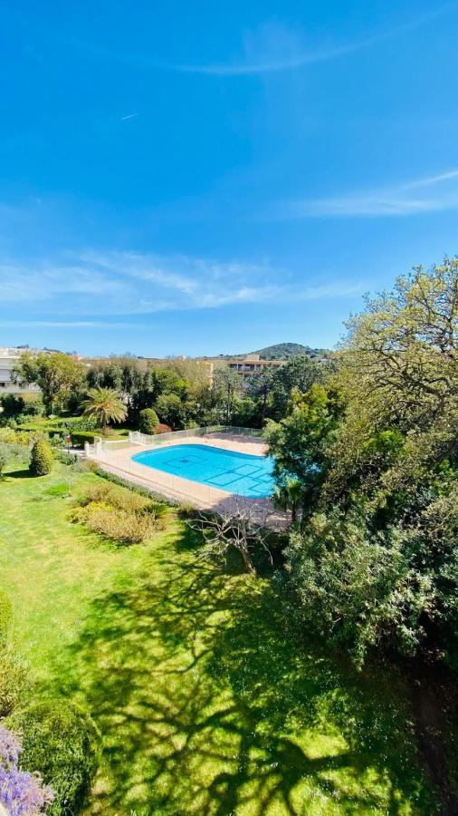 Charming Studio With Pool In Saint Tropezアパートメント エクステリア 写真