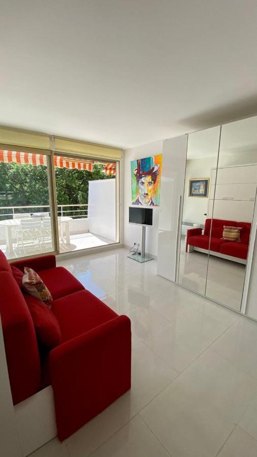 Charming Studio With Pool In Saint Tropezアパートメント エクステリア 写真